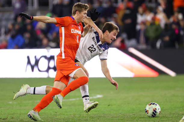 不仅是两家 不仅是两家