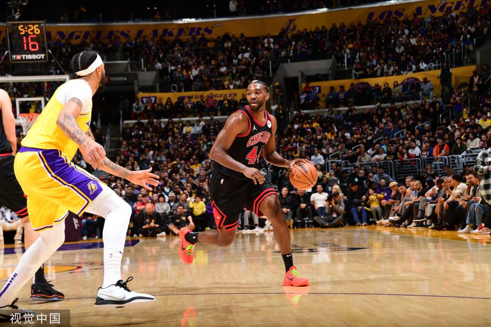 劳内和博格 劳内和博格