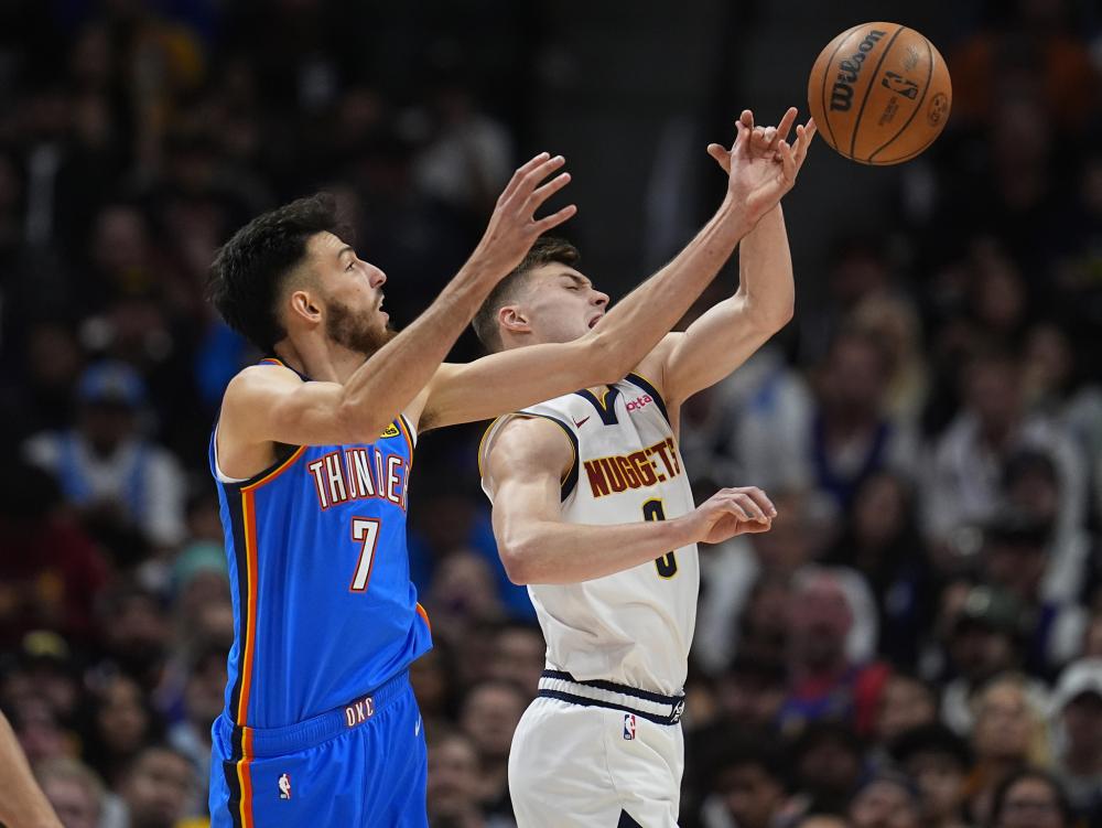 中的年轻球 中的年轻球